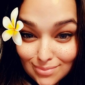 Meet your Posher, Monique